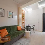 A Modern Apartment Situated Just A Few Steps From The Canal Saint Martin
