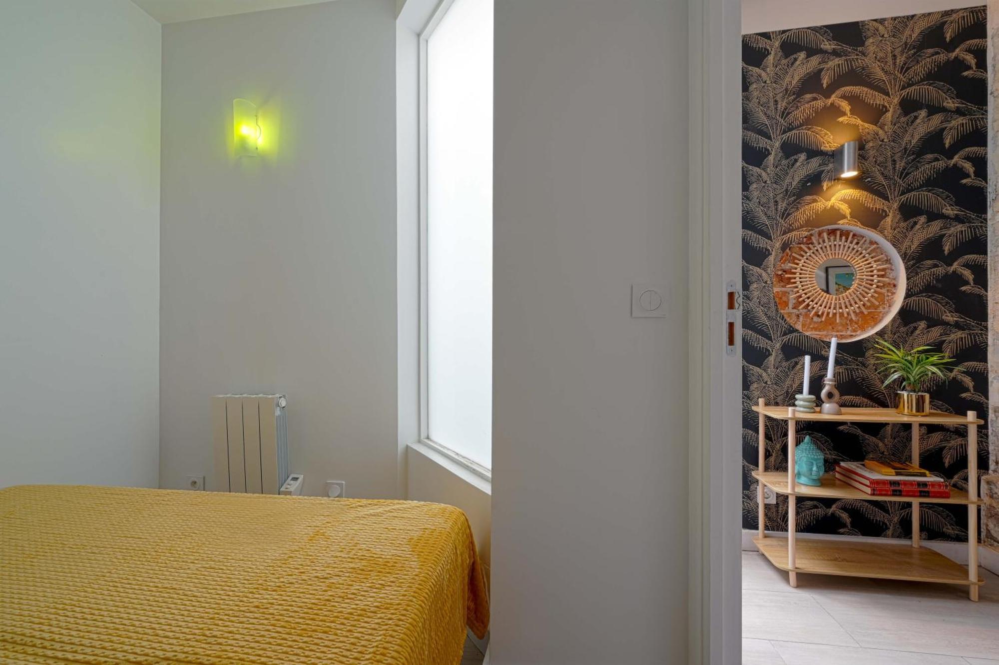A Modern Situated Just A Few Steps From The Canal Saint Martin Apartment *